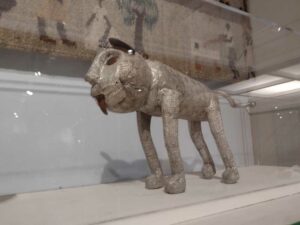 IntlFolkArtMuseumSantaFeMay2024-58 sculpture from Museum of International Folk Art in Santa Fe NM